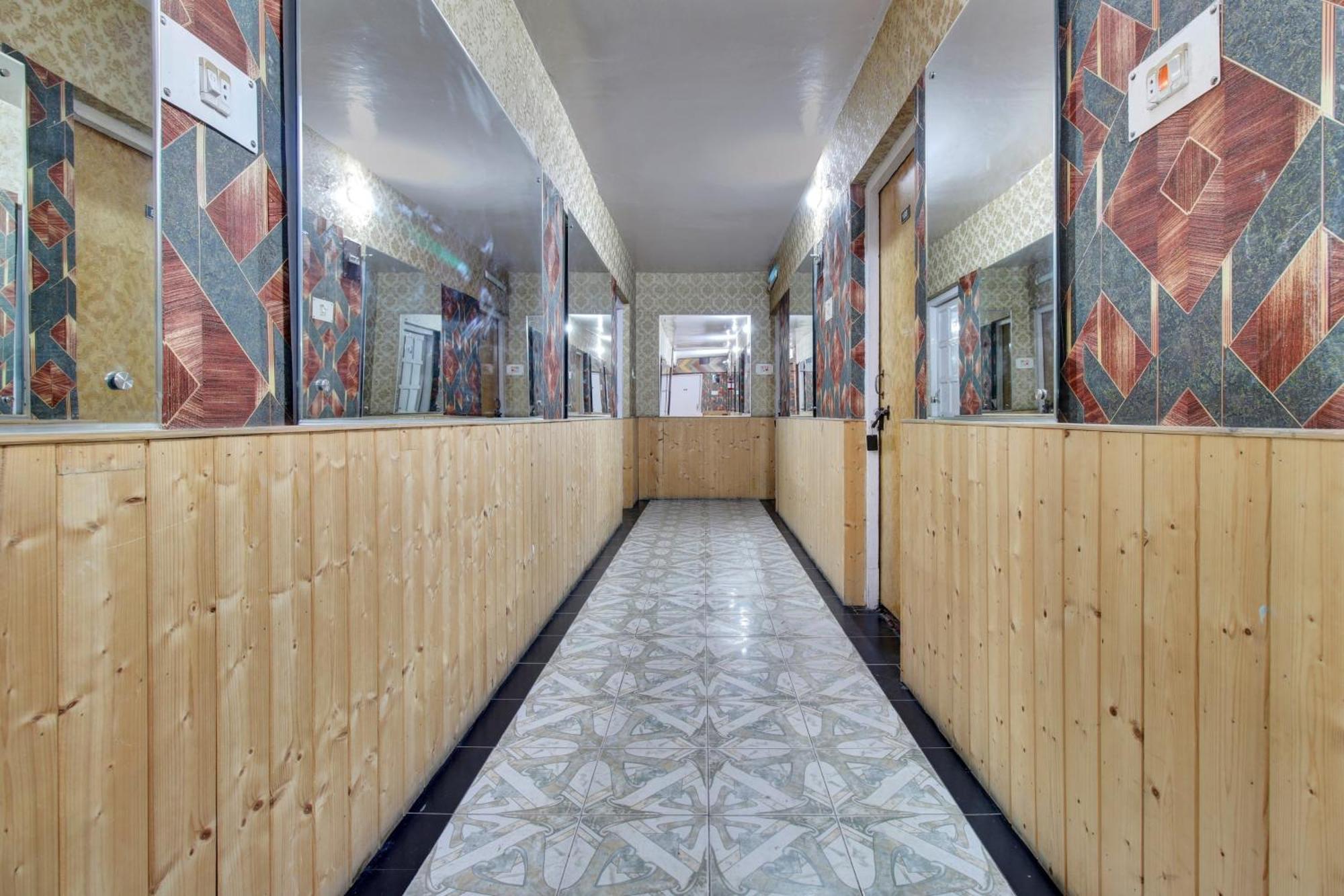 Hotel Ab-I-Hayat Srīnagar Exterior foto